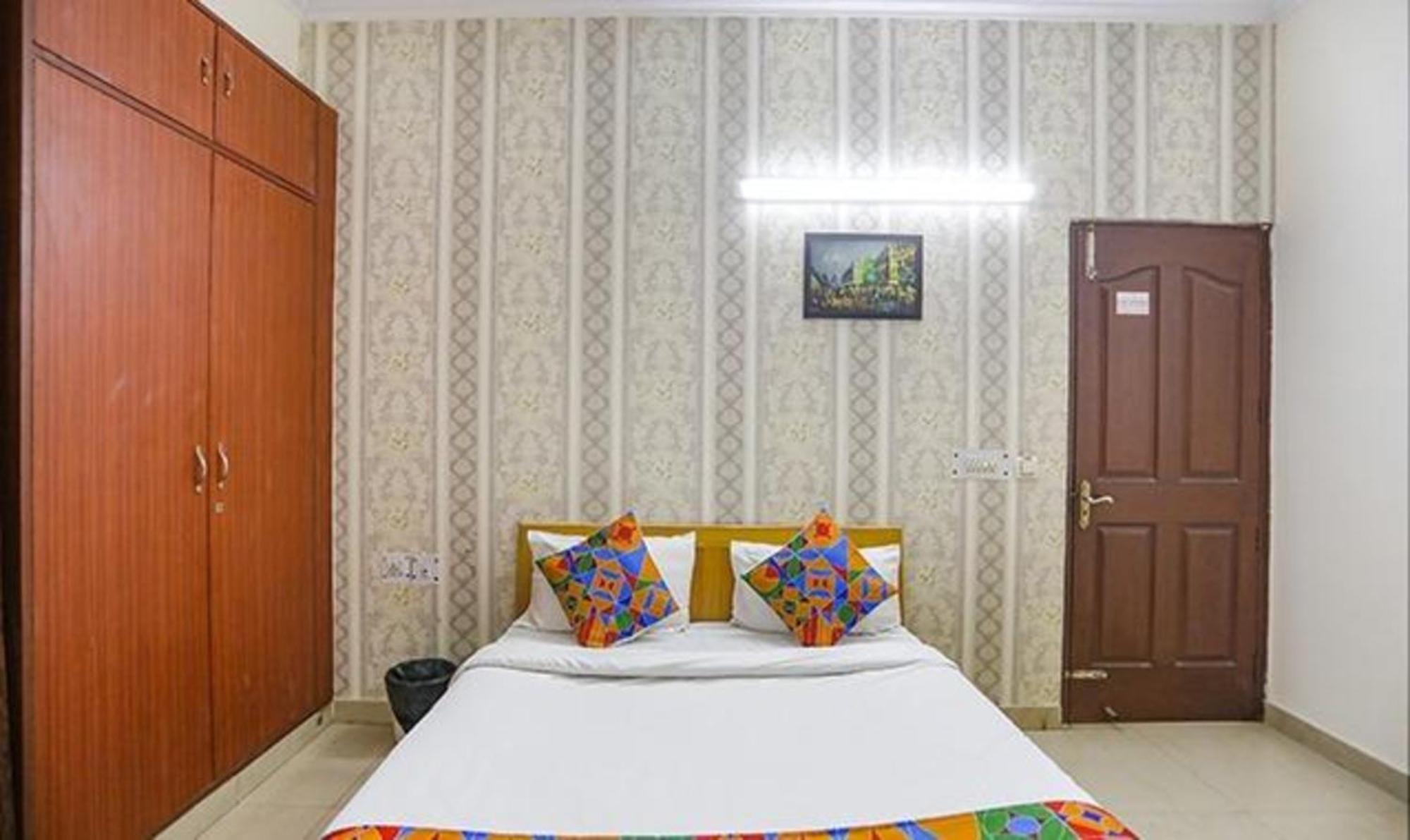 Fabexpress Ap International Hotel โนอิดา ภายนอก รูปภาพ
